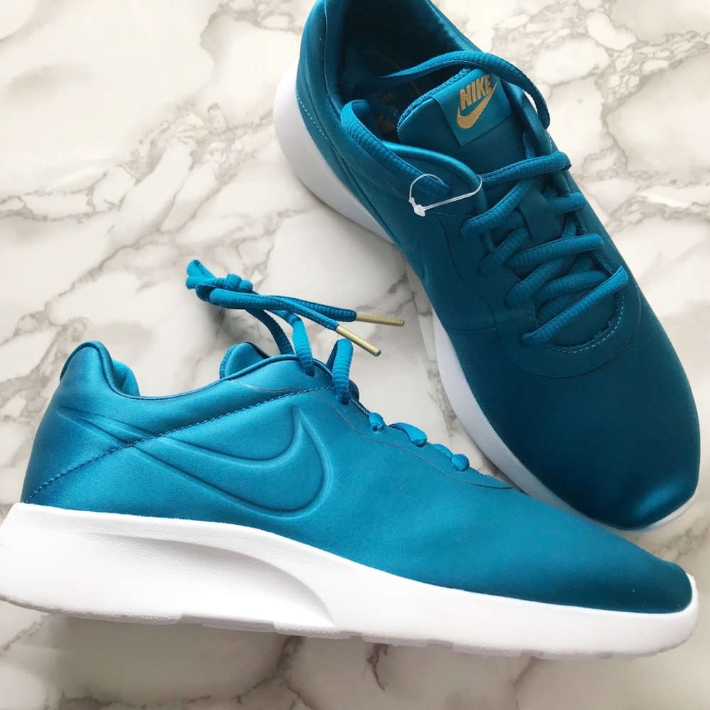 Nike Tanjun Premium Satin Dark Sea